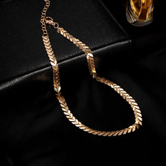 Necklace choker. Gold finish in Leaves design