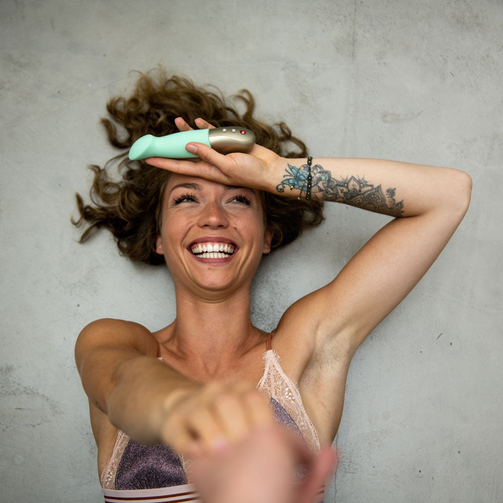 Fun Factory SUNDAZE pistachio - Pistachio  17.5 cm USB Rechargeable Thrusting Vibrator