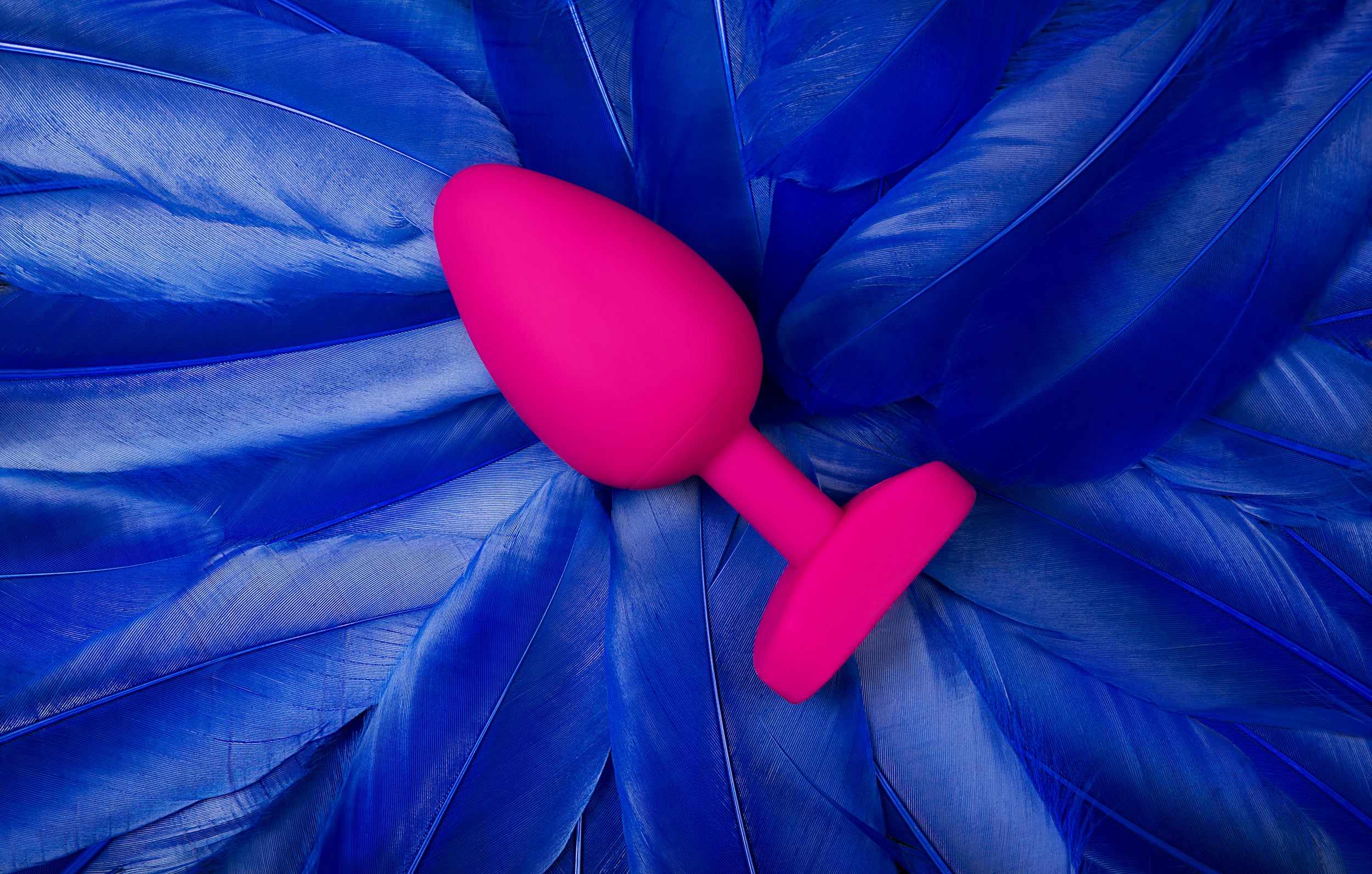 Gplug Large Bioskin vibrating butt plug Sweet Raspberry