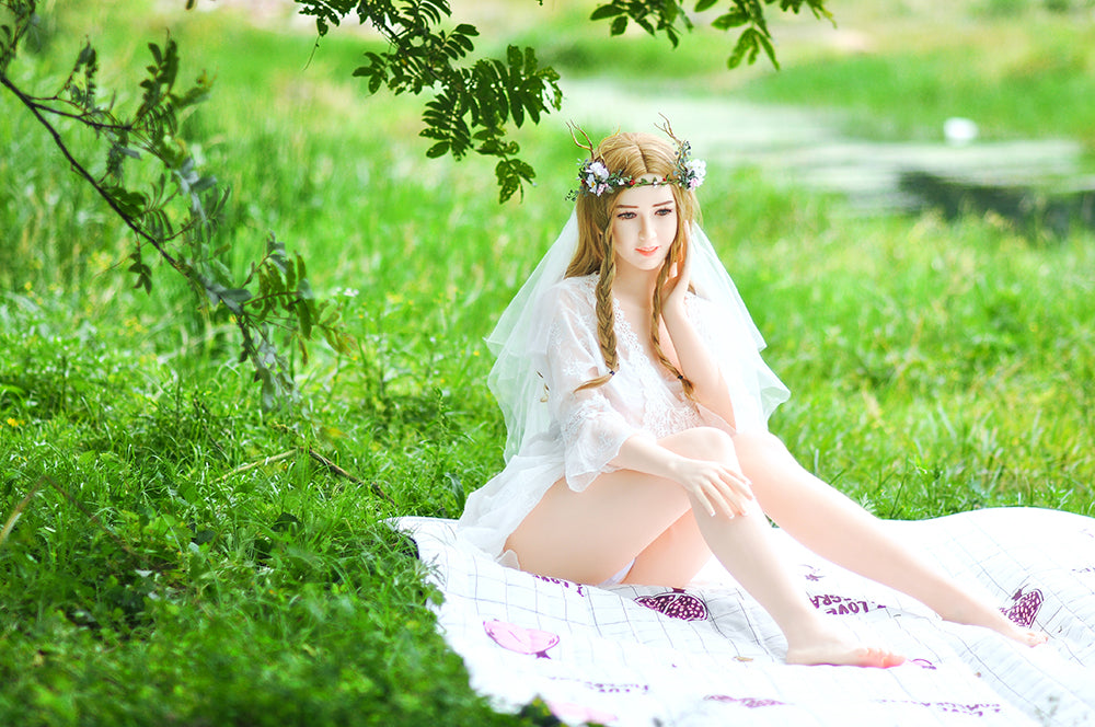 May 160cm tall L. Brunette sex doll with pale skin B80 x W55 x H80